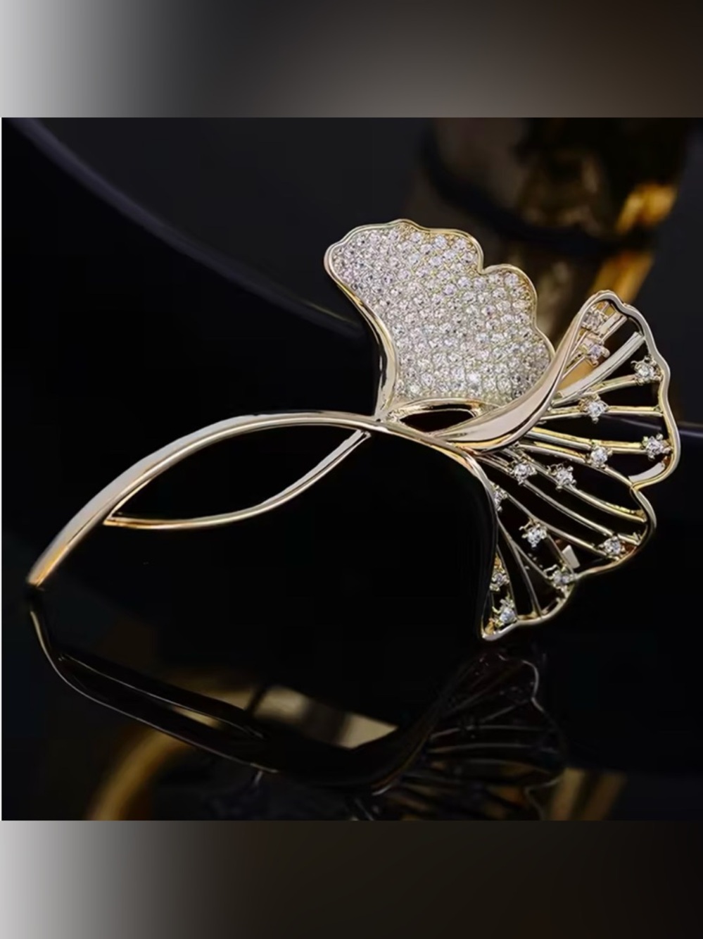Ginkgo Leaf Brooch Pin Gold Tone Unstamped New